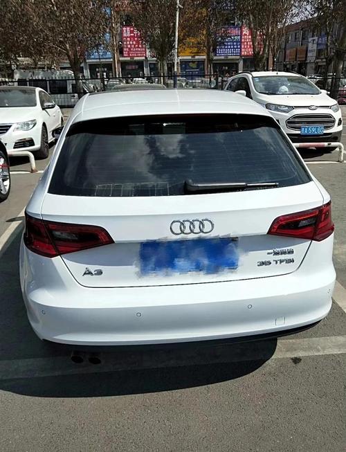 奥迪迷你车女士图片 奥迪迷你小车