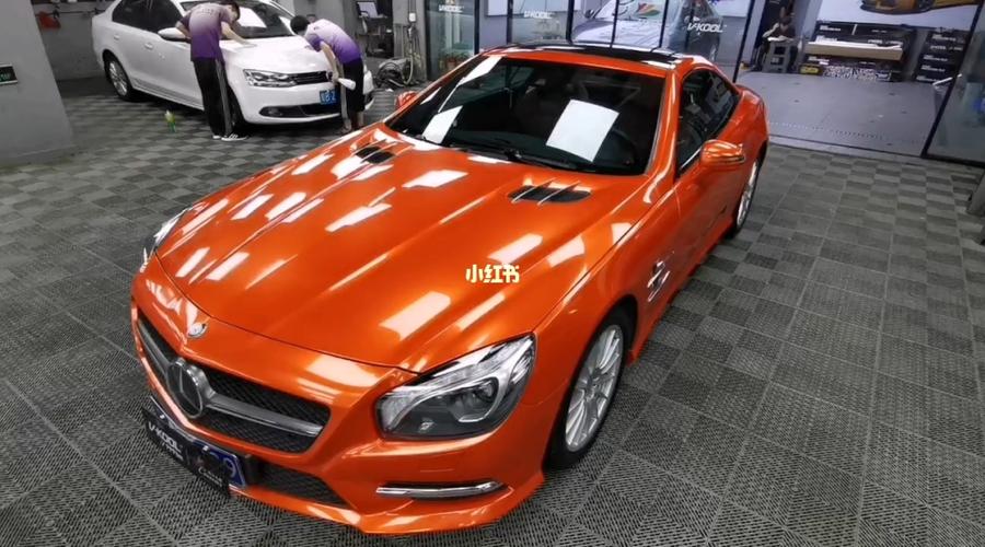 奔驰有一款车是橙色的／奔驰的橙色都有哪些