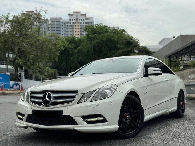 奔驰e级跑车(奔驰e级轿跑车)