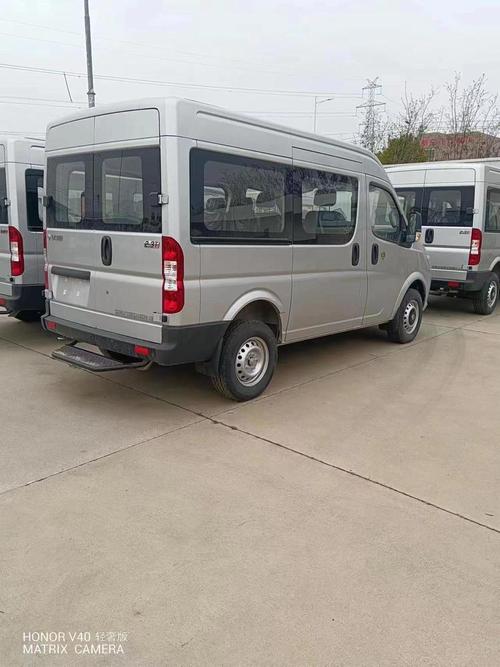 东风御风9座客运版/东风御风9座客运版拉人可以吗