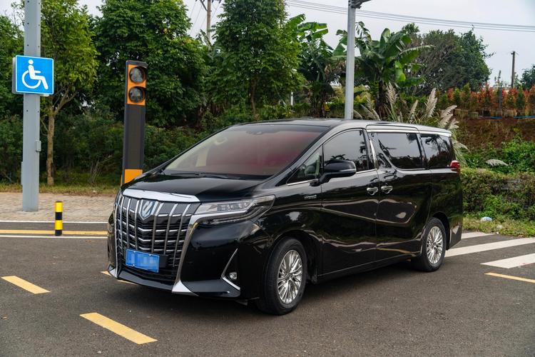 日本丰田商务车七座,日本丰田商务车七座图片