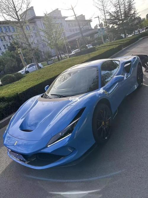 法拉利f8白色(法拉利f8深蓝色)