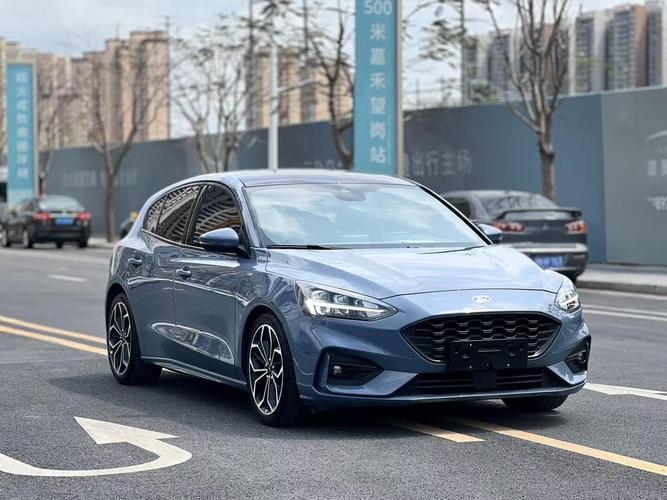 福克斯2020两厢(福克斯2020两厢小钢炮怎么样啊)