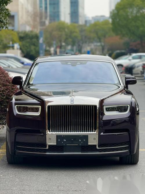 【劳斯莱斯幻影长什么样,劳斯莱斯图片高清图片】